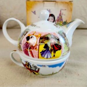 Collectible Snow White stacking tea pot and cup, comes in box
